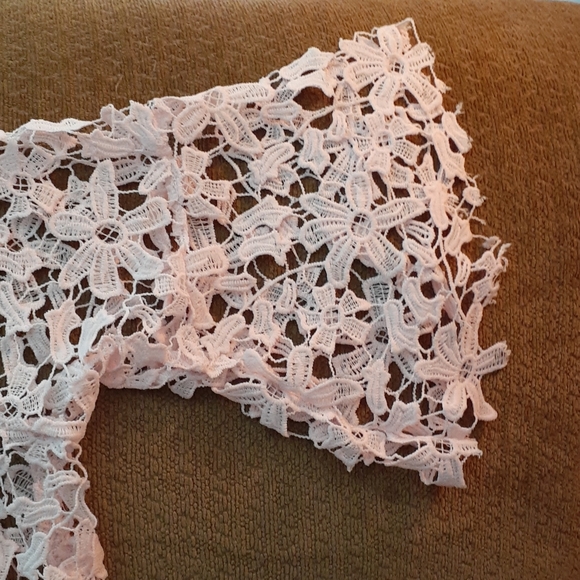 Pink lace and flower dress - Picture 5 of 5